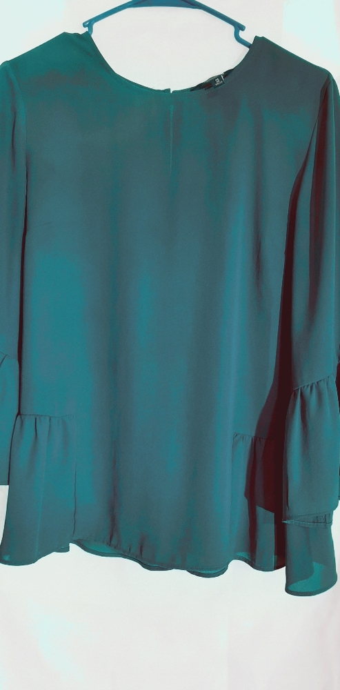 Banana republic bell sleeve green blouse size sm